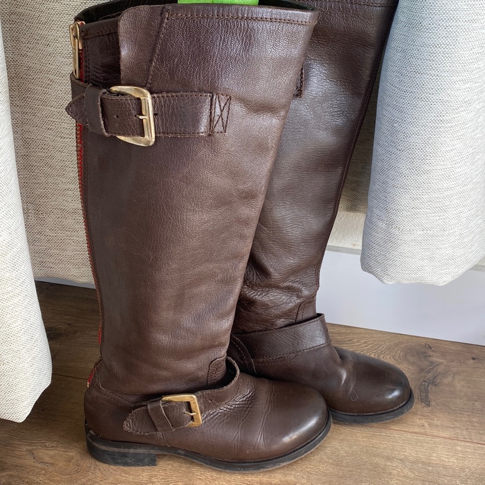 Brown leather boot with back zip- brass gold zip and buckles